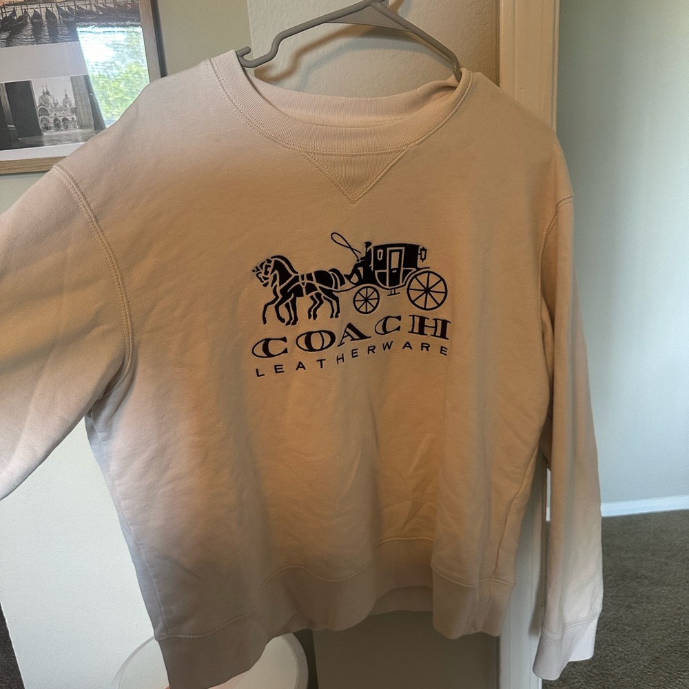 Coach Pullover Crème. Large fits like a medium